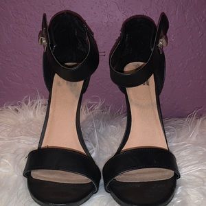 SM black heels, Size (US 8) women